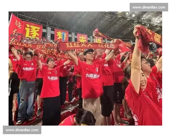 昆山台胞助威团燃爆苏超 万人赛场见证两岸情谊升温 昆山台胞助威团燃爆苏超 万人赛场见证两岸情谊升温
